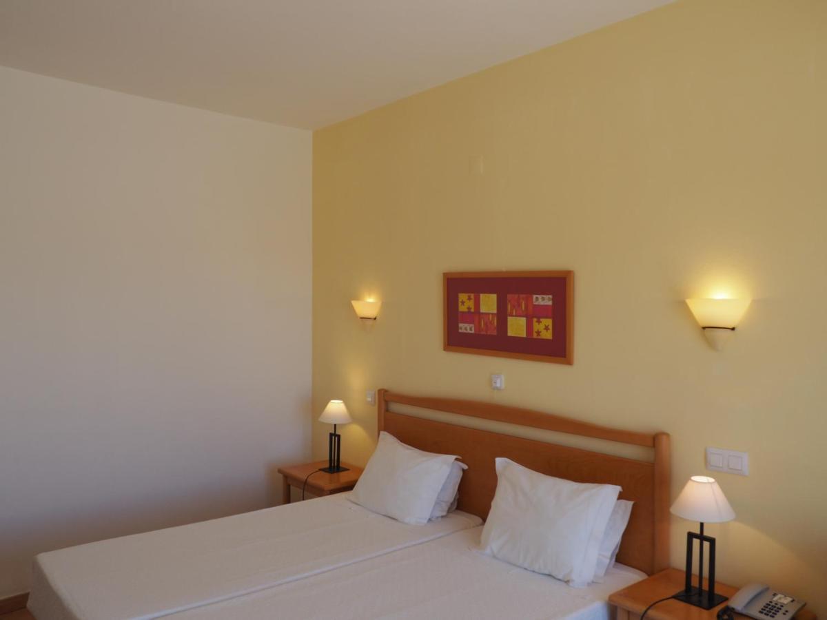 Готель Club House Cvl Praia Da Luz Екстер'єр фото
