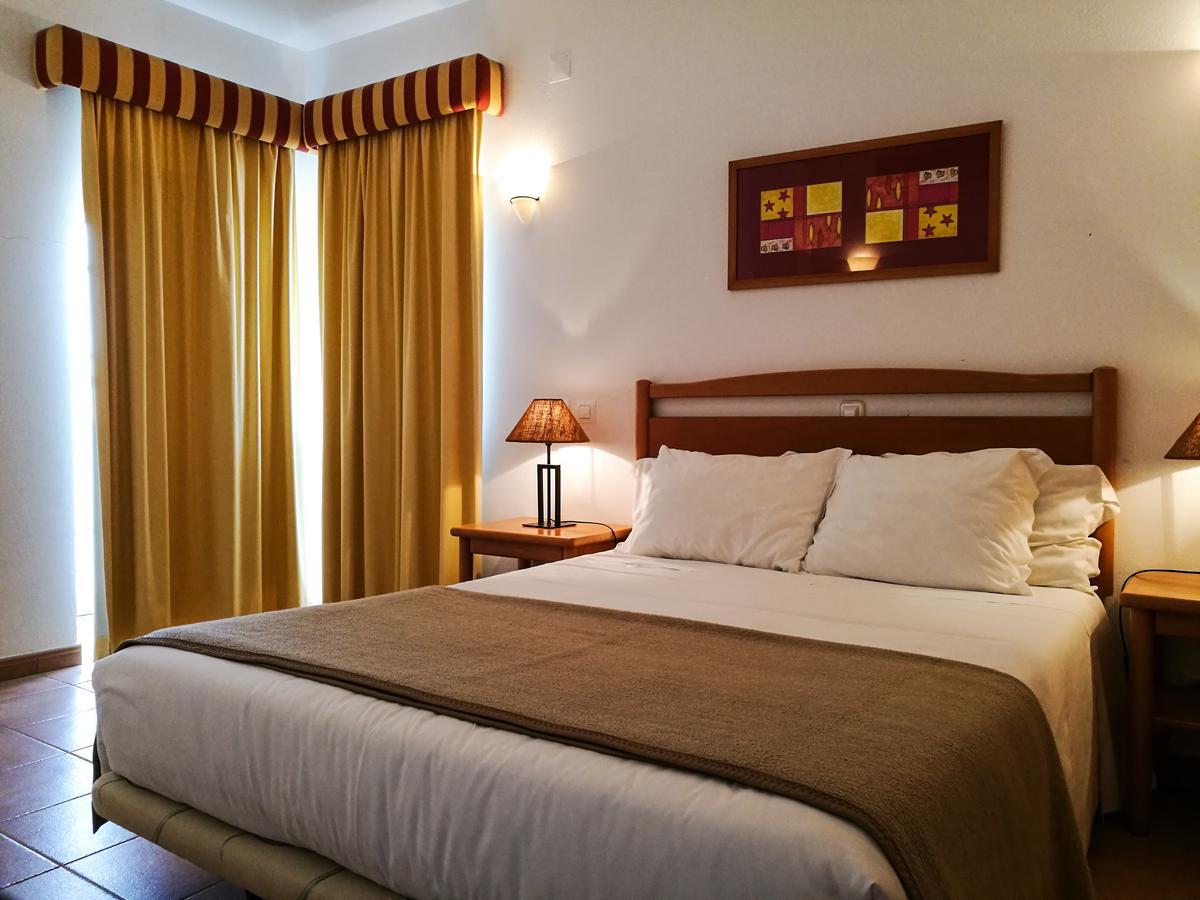 Готель Club House Cvl Praia Da Luz Екстер'єр фото