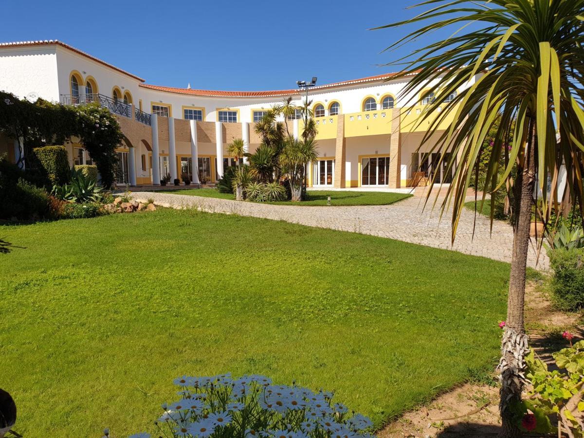 Готель Club House Cvl Praia Da Luz Екстер'єр фото