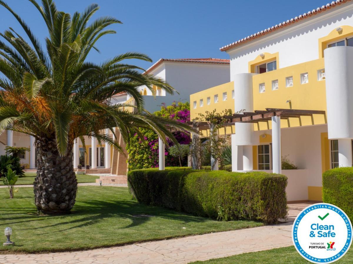 Готель Club House Cvl Praia Da Luz Екстер'єр фото